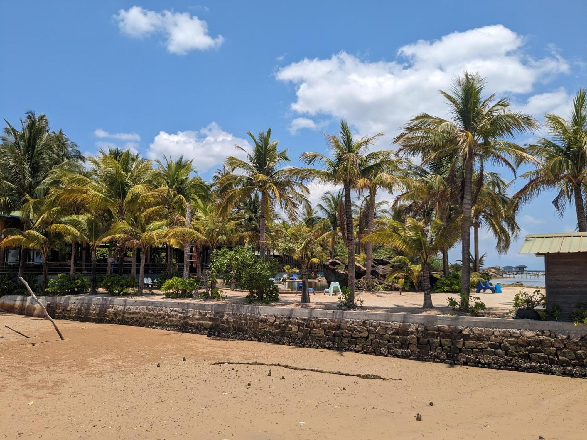 דואונג דונג Rorys Beach Bar מראה חיצוני תמונה