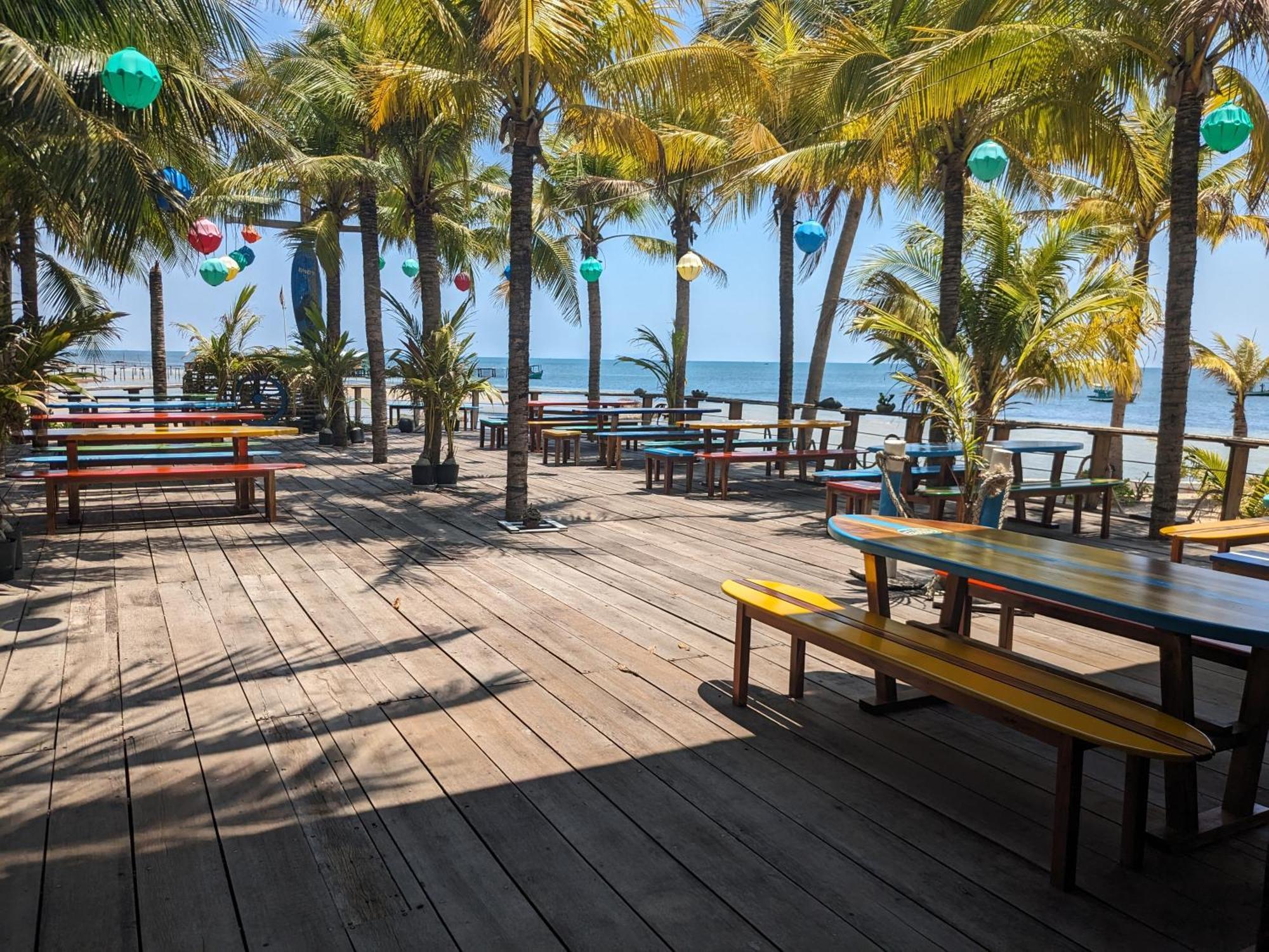 דואונג דונג Rorys Beach Bar מראה חיצוני תמונה